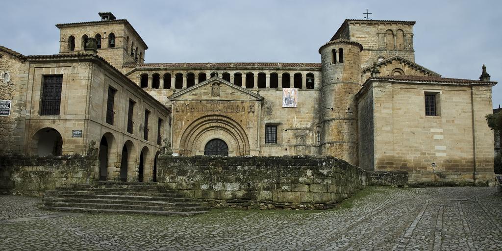 Apartamentos Legado De Santillana Santillana del Mar Exteriör bild