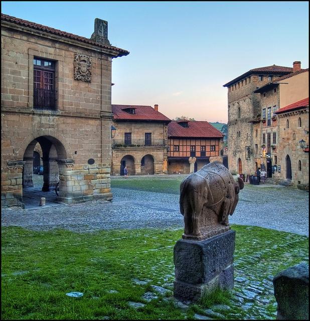 Apartamentos Legado De Santillana Santillana del Mar Exteriör bild