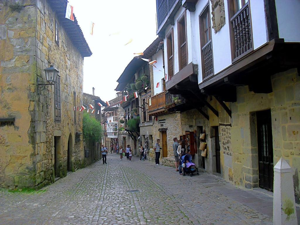 Apartamentos Legado De Santillana Santillana del Mar Rum bild