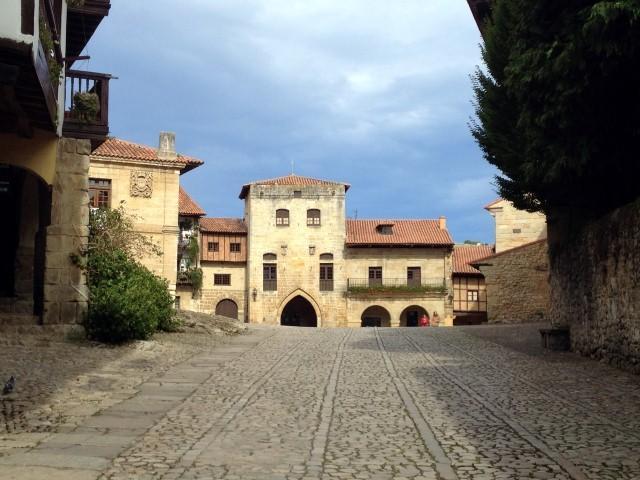 Apartamentos Legado De Santillana Santillana del Mar Rum bild