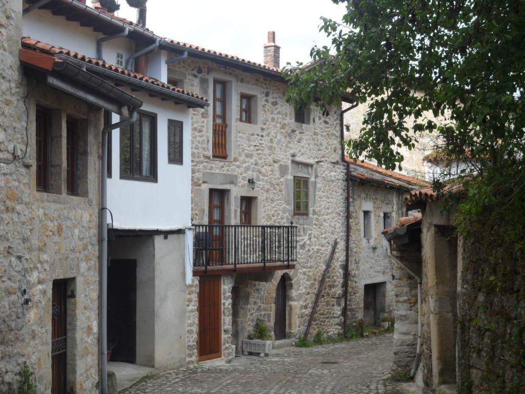 Apartamentos Legado De Santillana Santillana del Mar Rum bild