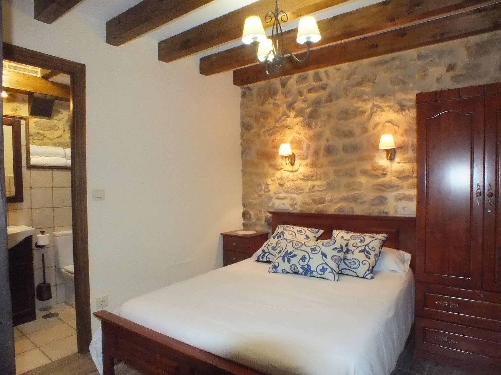 Apartamentos Legado De Santillana Santillana del Mar Exteriör bild