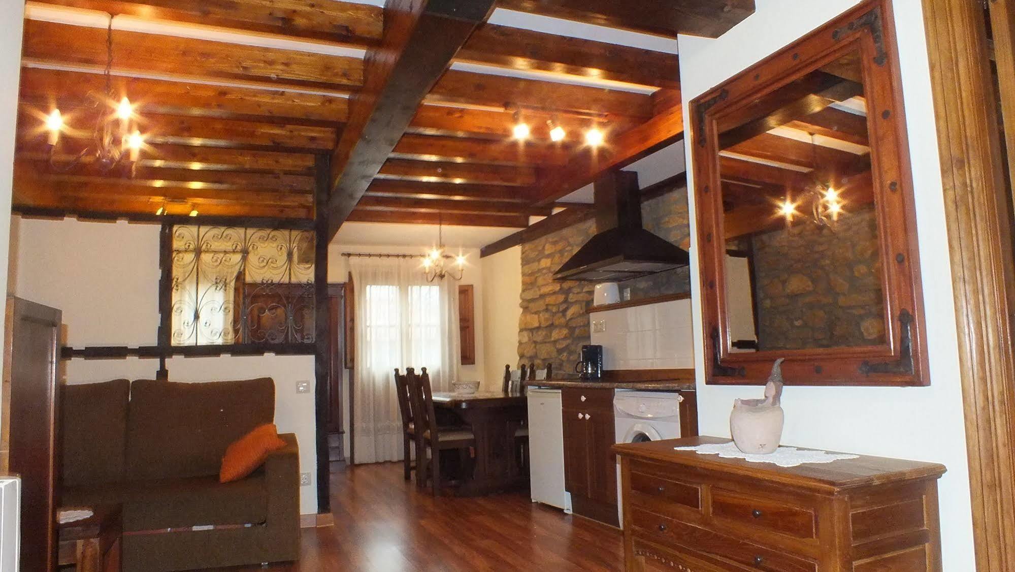 Apartamentos Legado De Santillana Santillana del Mar Exteriör bild