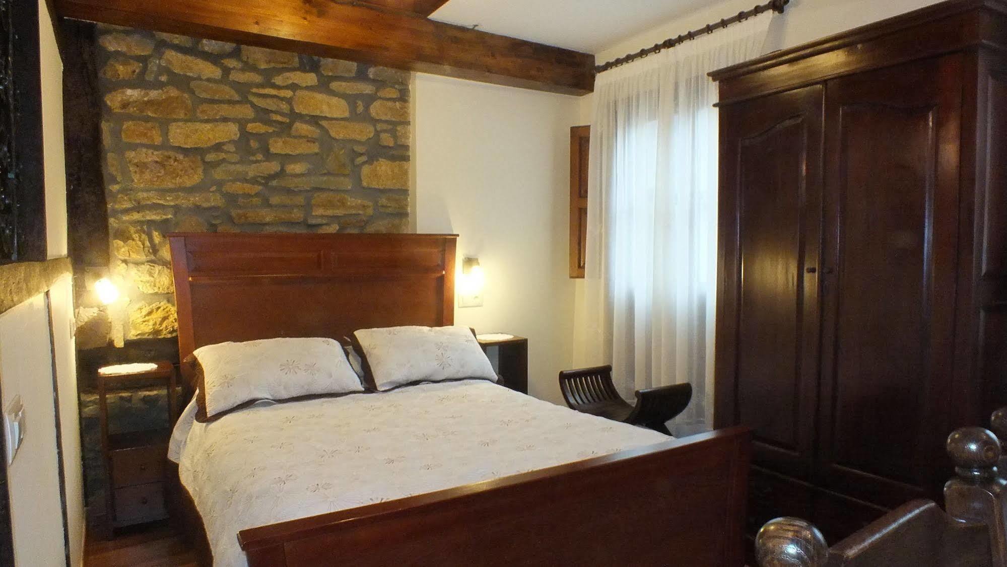 Apartamentos Legado De Santillana Santillana del Mar Exteriör bild